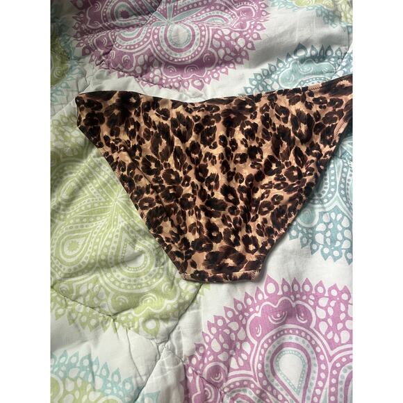 Aerie Leopard Bikini Bottom - Picture 10 of 13